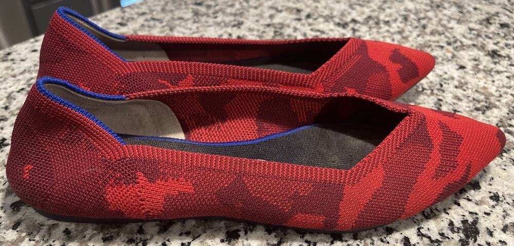 Rothy’s THE POINT WOMEN SZ 8.5 RED CAMO COMFORT SLIP ON SHOES DISCONTINUED